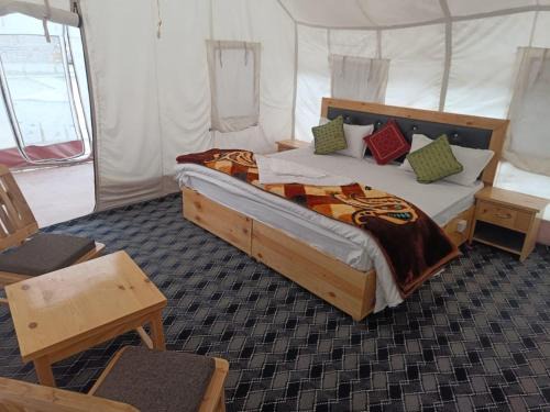 Hunder Other | Camp Laschen Hunder