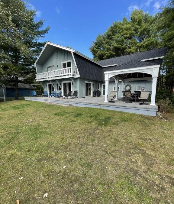 Thompson's Point House | CAMP SANDBAR LIMIT 12 home