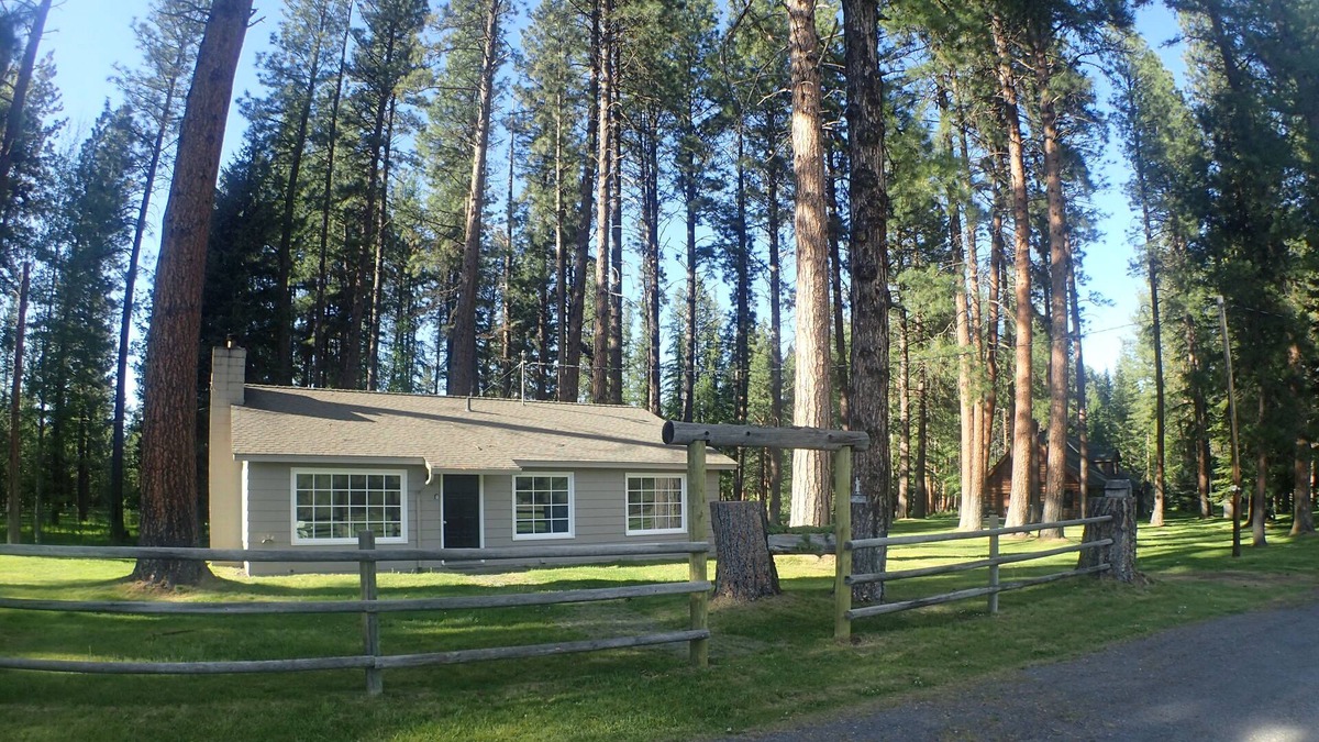 Camp Sherman House | Camp Sherman streamside get away
