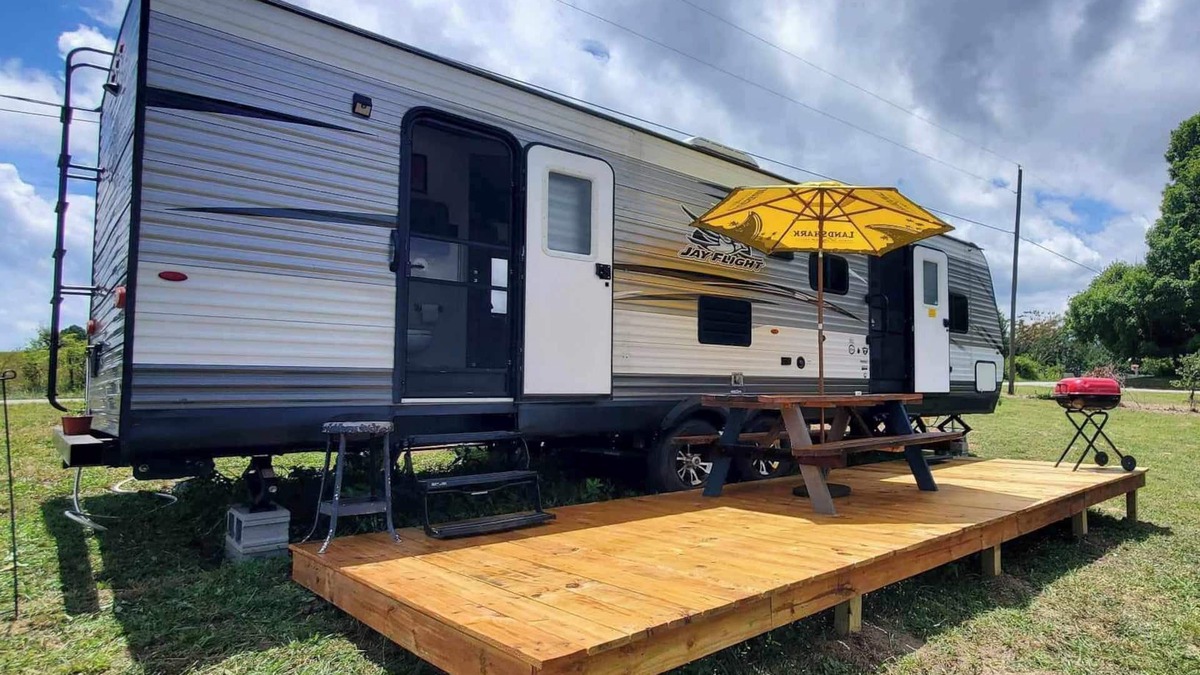 Sparta House | Camp Wee Acres. Cozy camper with beautiful views.