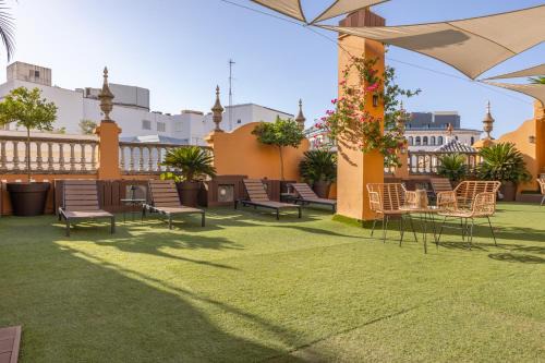 Encarnacion-Regina Apartment | Campana Center Apartments by Valcambre