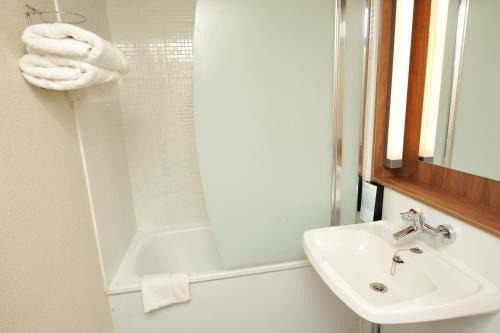 Taissy Hotel | Campanile Reims Est - Taissy