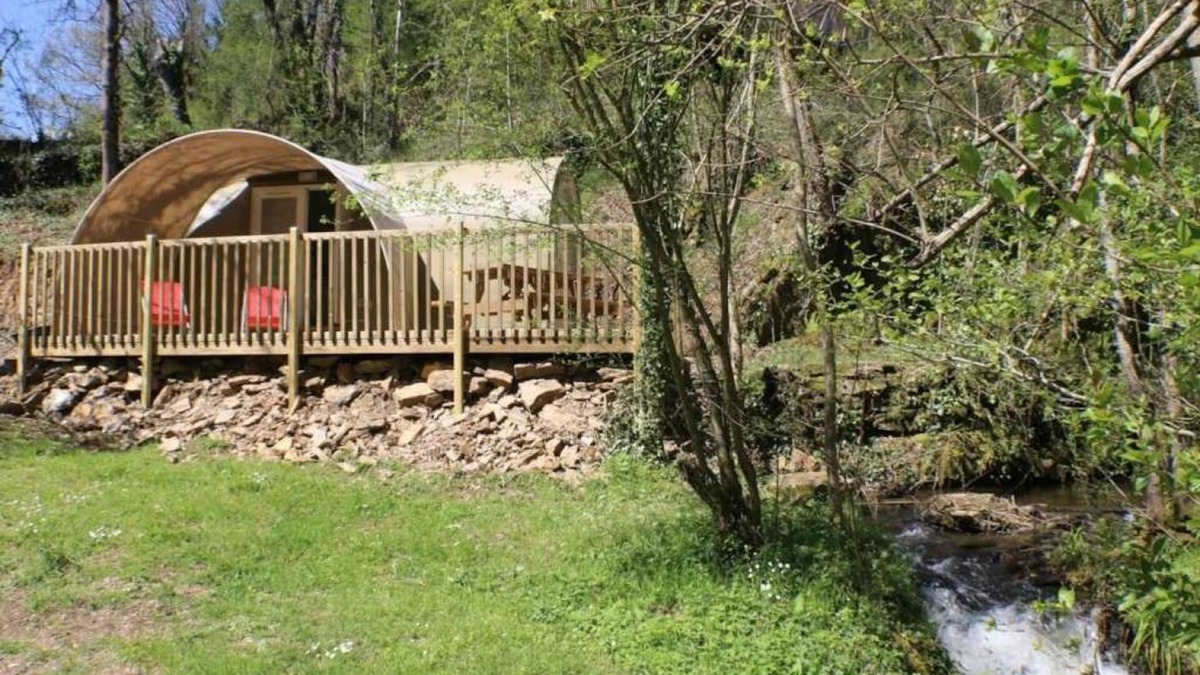 Saint-Constant-Fournoules House | Camping 3 étoiles - Piscine - eec0ca