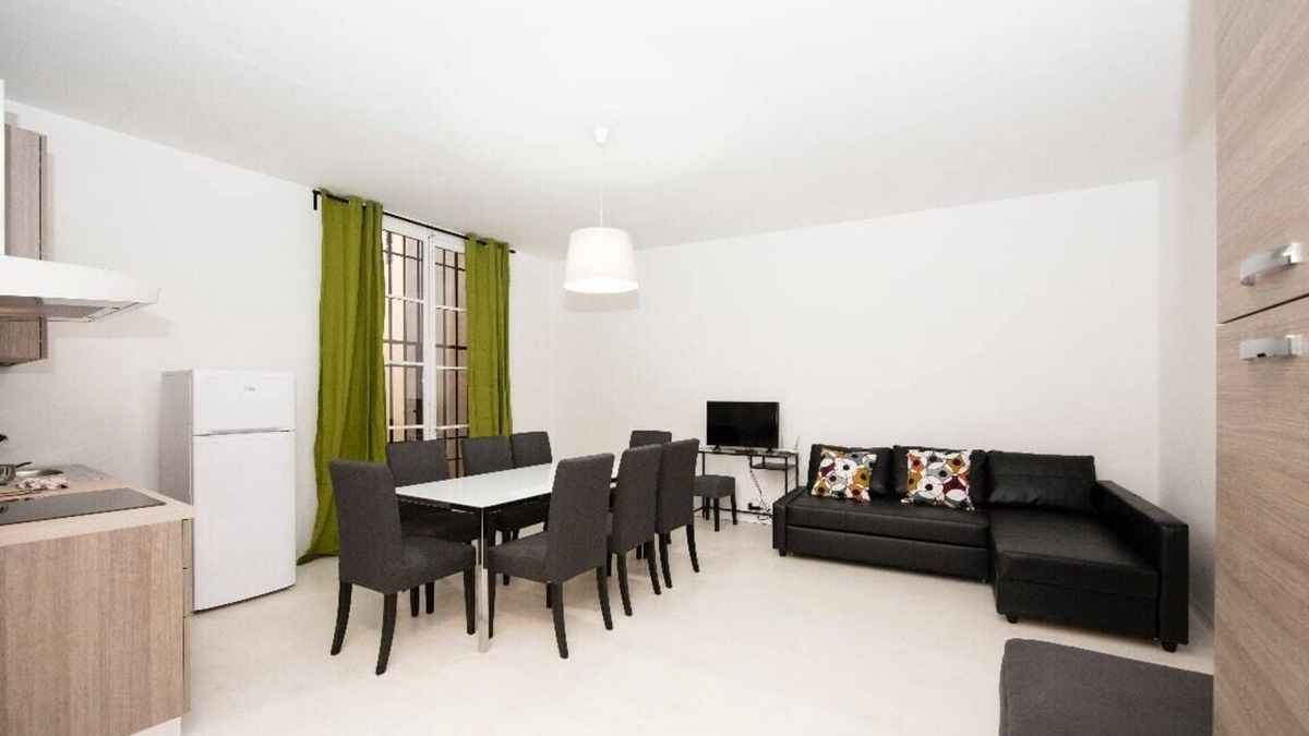 Duomo Apartment | Campidoglio E - Four Bedroom Apartment, Sleeps 8