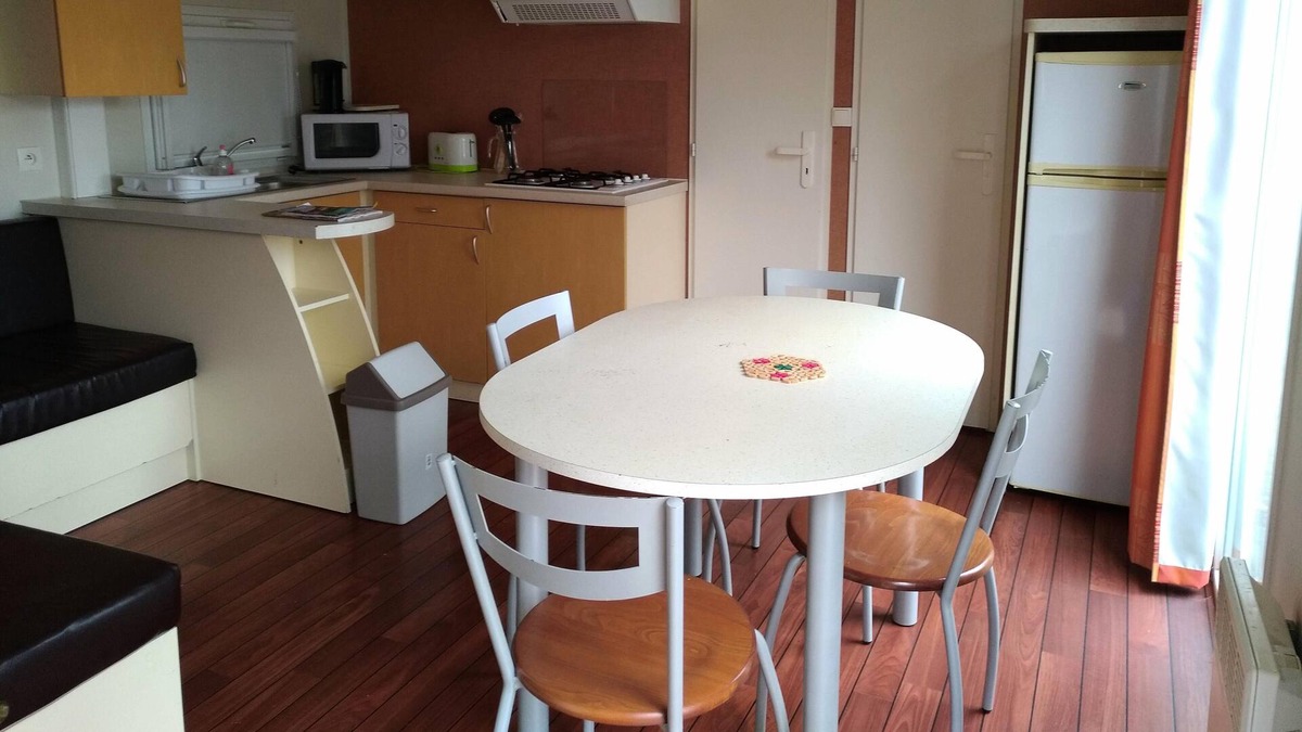 Saint-Mande-sur-Bredoire House | Camping le Lizot - 3 room mobile home 4 people