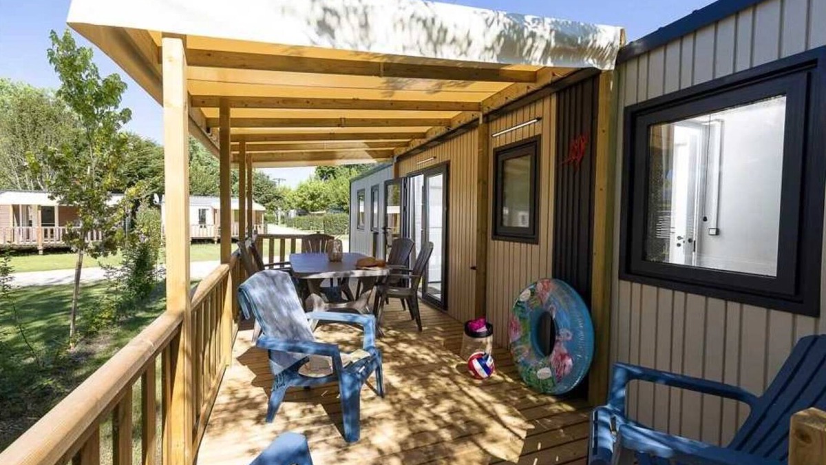 Montpon-Menesterol House | Camping 3 étoiles - Piscine - ccba0ag