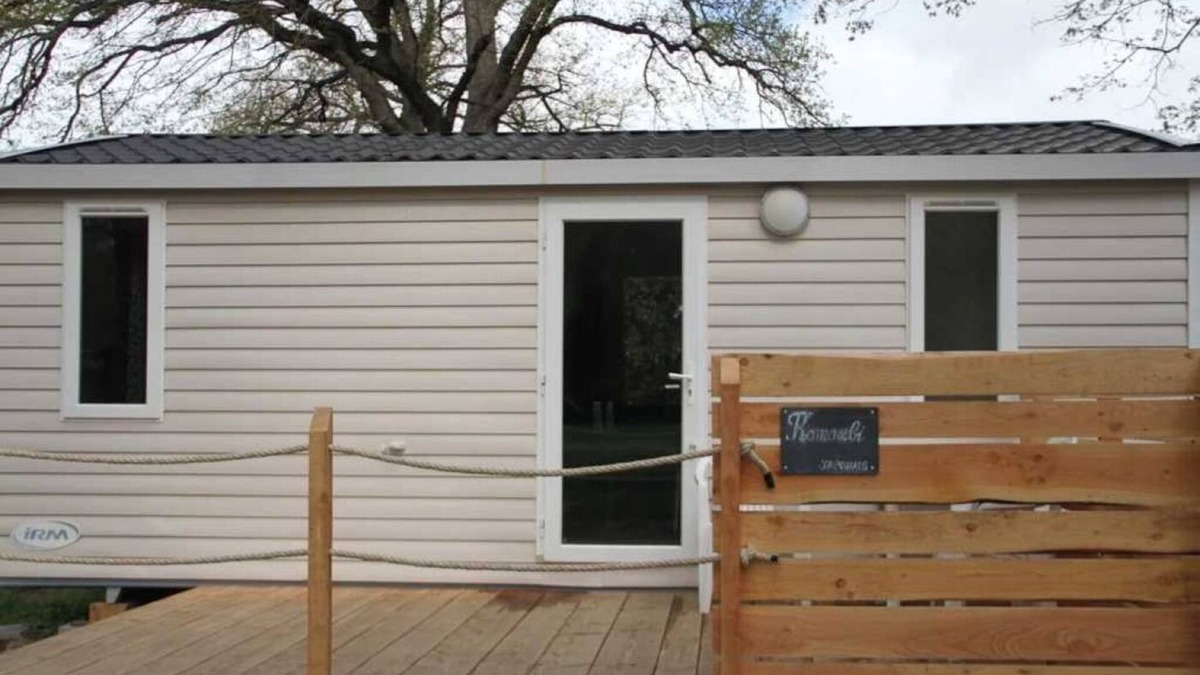 Sauxillanges House | Camping 3 étoiles - Piscine - ccbbgcb