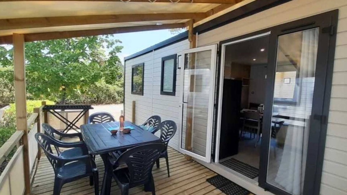 Valensole House | Camping 3 étoiles - Piscine - ccbaefh
