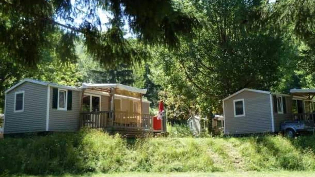 Florac House | Camping 3 étoiles - Piscine - eeed0a