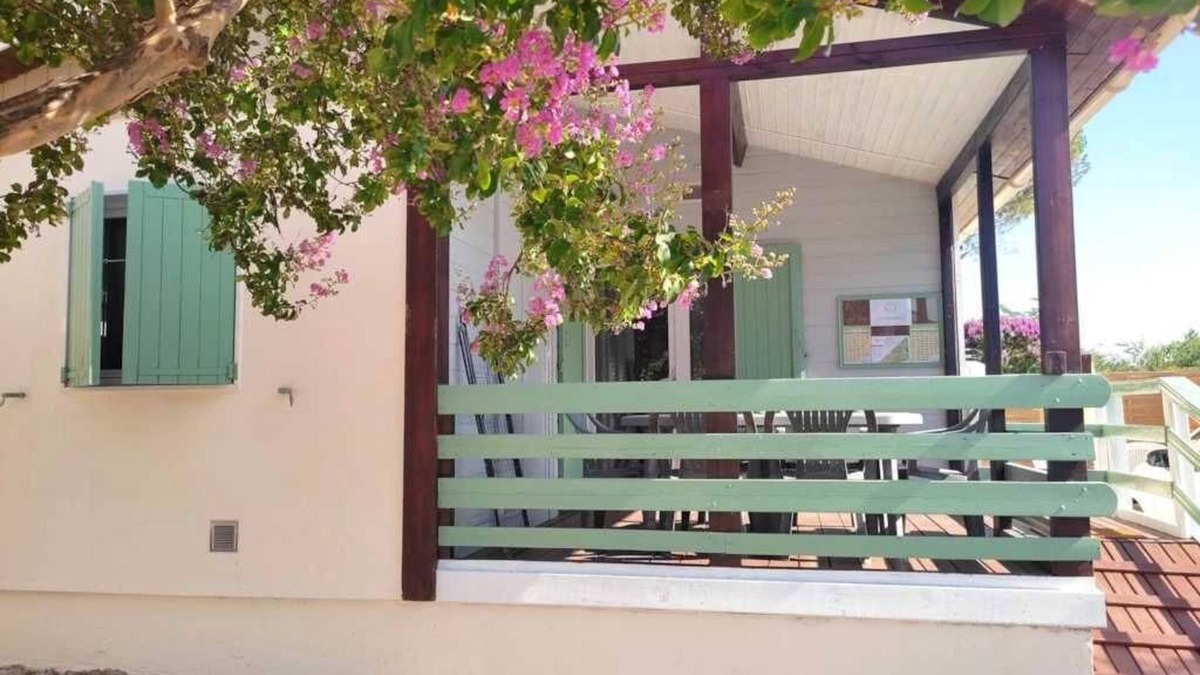 Massillargues-Attuech House | Camping 3 étoiles - Piscine - eehiig
