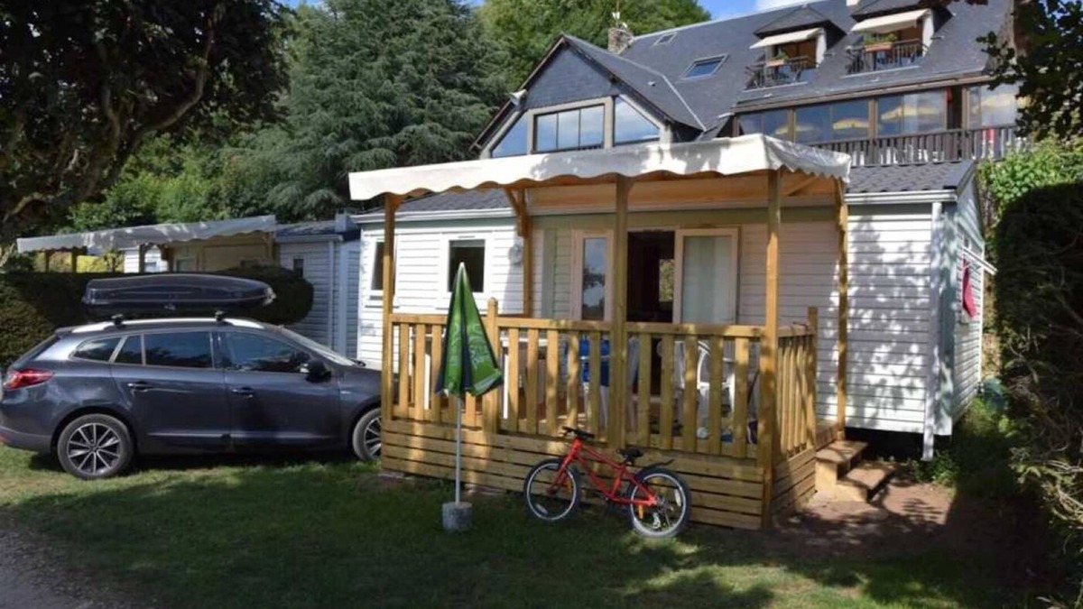 Salles-Curan House | Camping 4 étoiles - Piscine - eecfcd