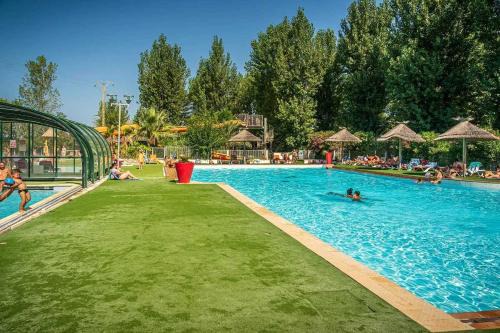 Serignan-Plage Other | Camping 4 étoiles - Parc aquatique - eeiagh