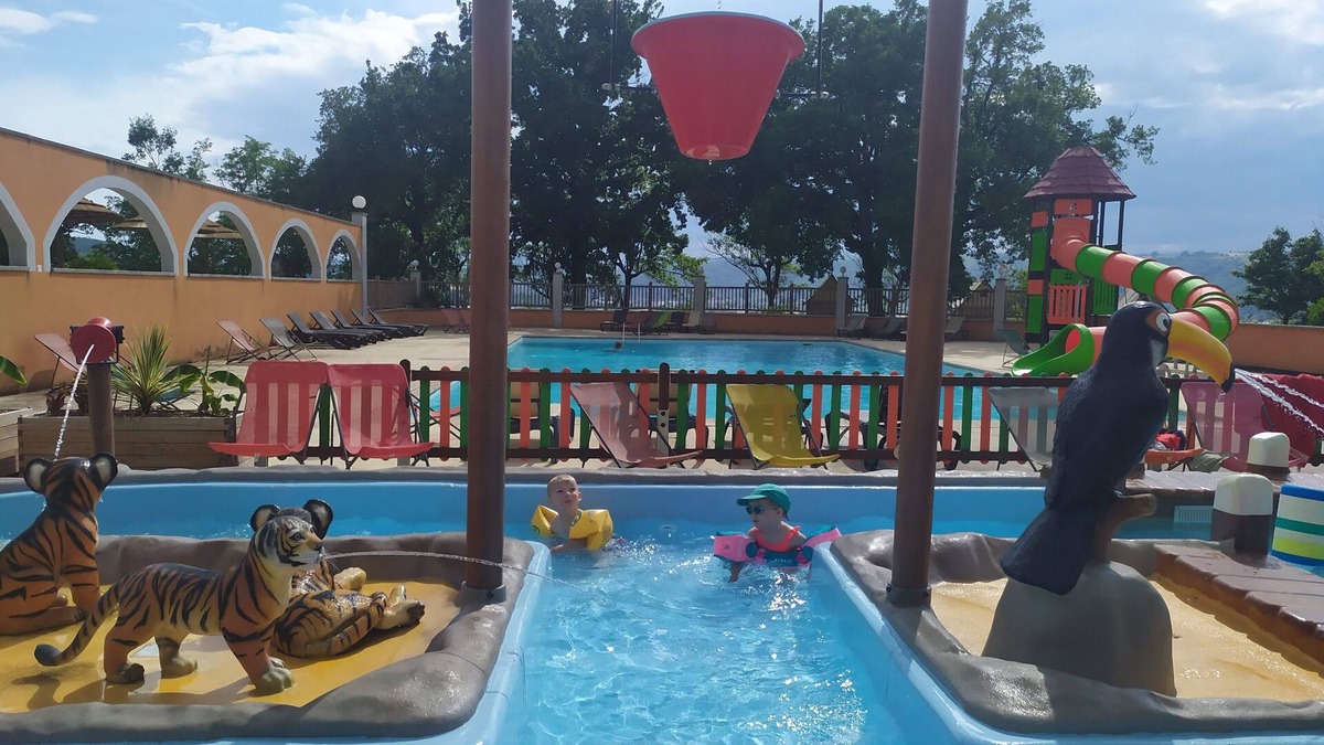 Albon House | Camping Domaine de Senaud