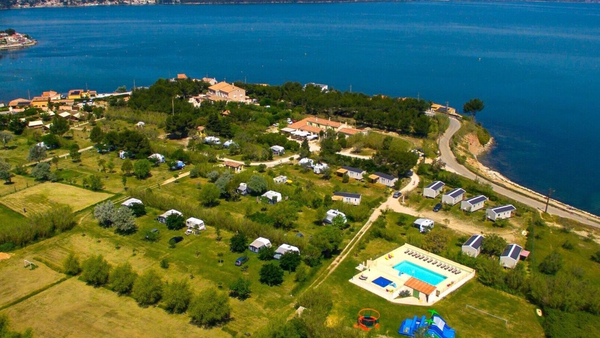 Saint-Mitre-les-Remparts RV Rental | Camping Felix de la Bastide