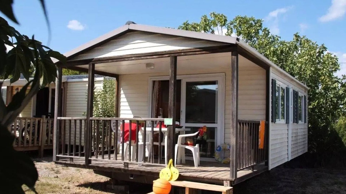 Beynes House | Camping La Célestine* - Mobile home California 3 Rooms 4 People