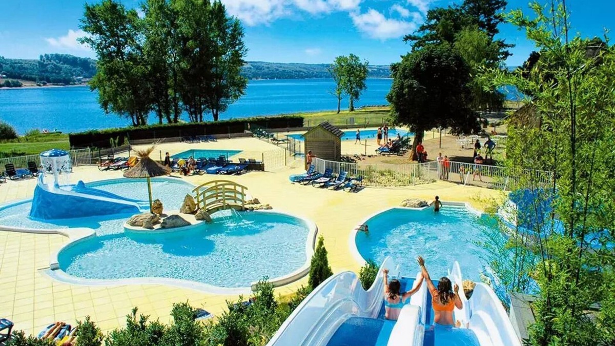 Canet-de-Salars House | Camping Le Caussanel* - Family Confort 3 room apartment for 4 people Air-conditioned