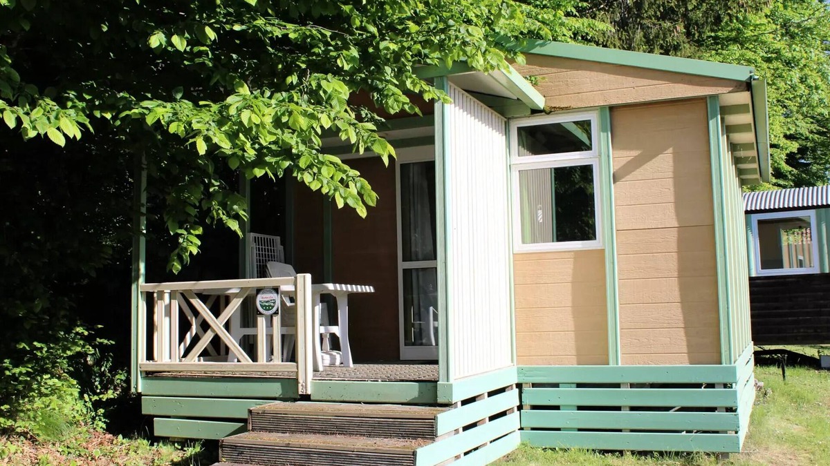 Miribel-les-Echelles Ski Chalet | Camping Le Balcon de Chartreuse* - Chalet Bouton d'Or 4 People