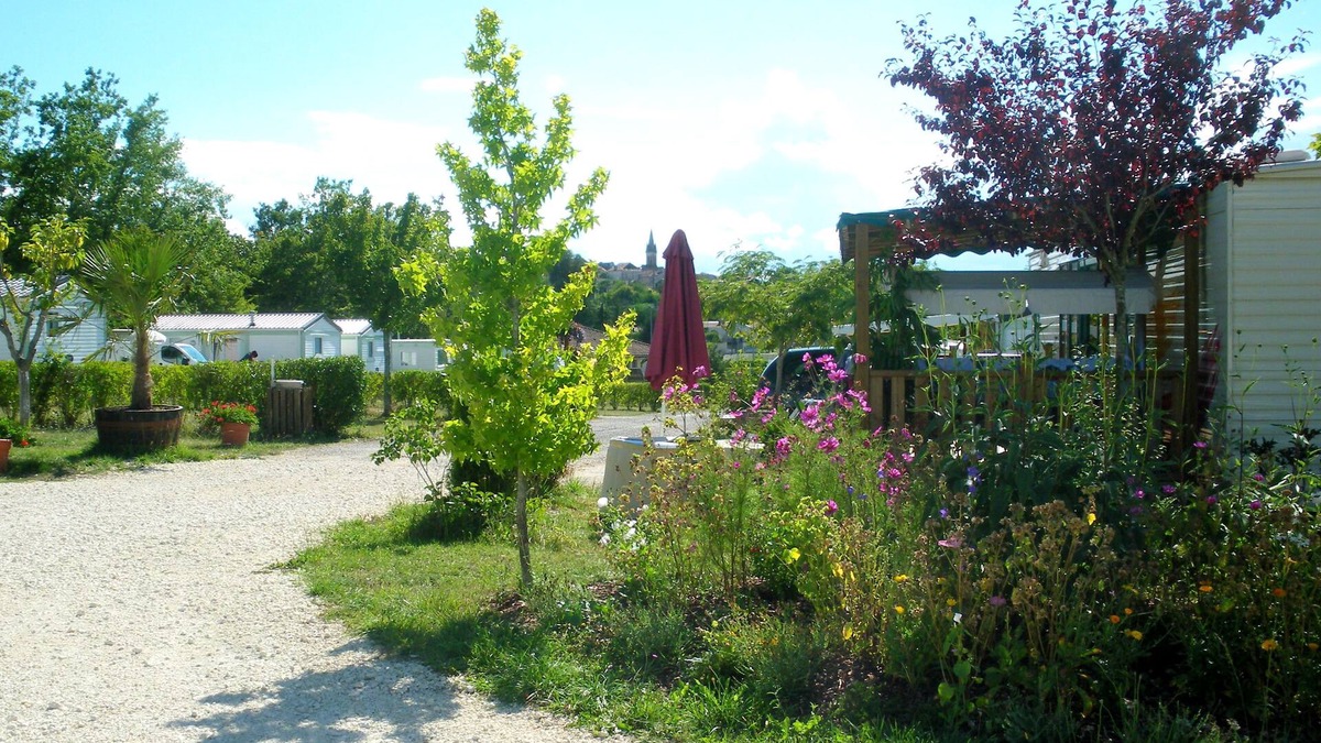 Verteillac RV Rental | Camping Le Pontis