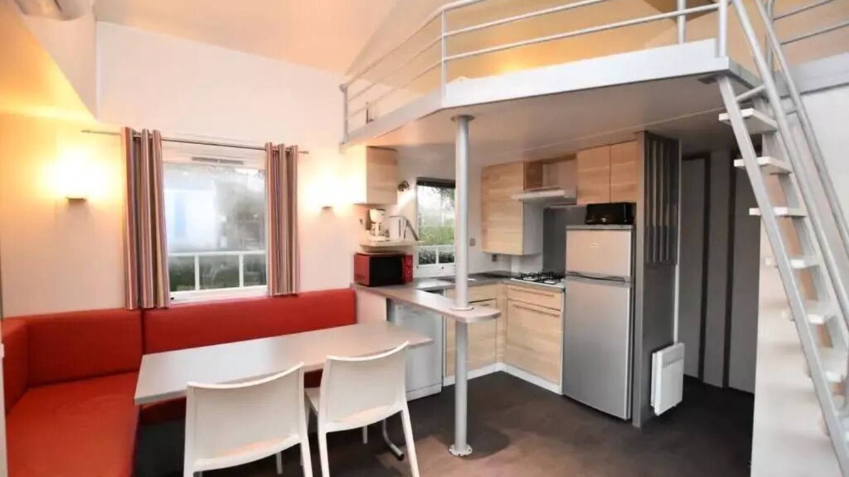 Thiviers House | Camping Le Repaire * - 3 bedroom mobile home + Mezz - 043 - Covered terrace for 9 people