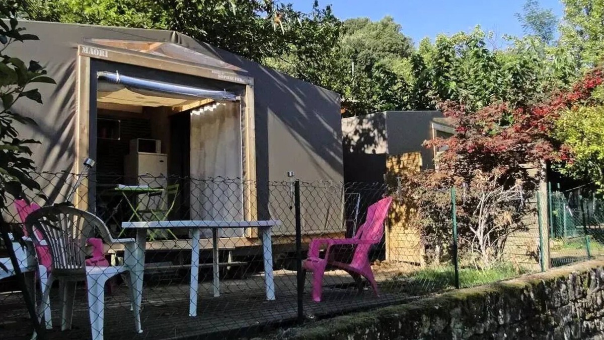 Ribes House | Camping Les Châtaigniers * - Mobil canvas Maori 3 rooms 4 people Without Sanitary