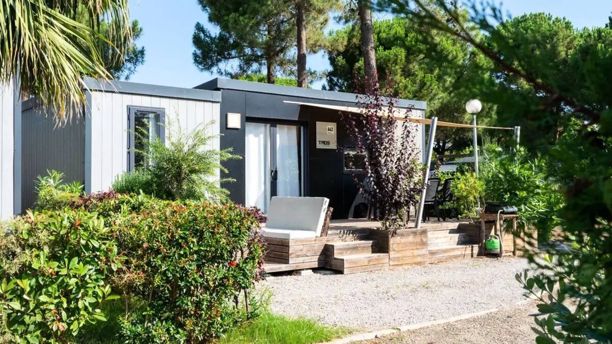 Vendres House | Camping Les Mûriers * - 3-Room VIP Cottage for 4 People with Air Conditioning + TV