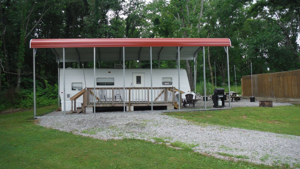 Sesser RV Rental | Camping with out the hassle! Smart TV and 50 Mbps Wi-Fi!