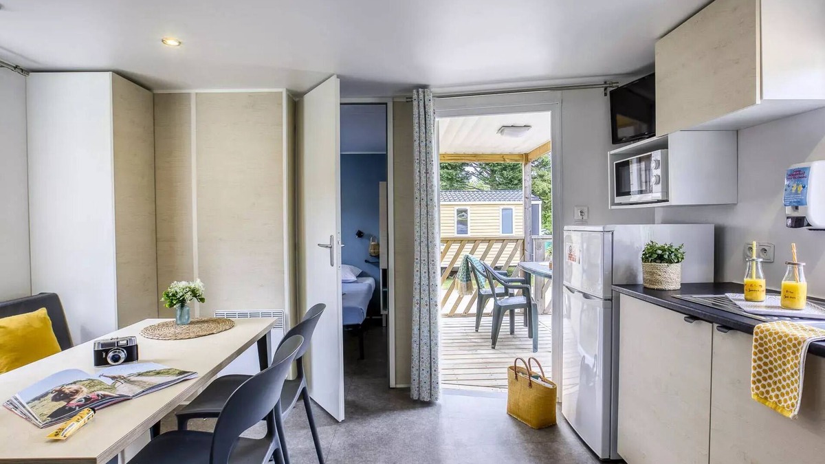 Nesles-la-Vallee House | CampingLe Grand Paris* - Premium 4-room mobile home for 6 people