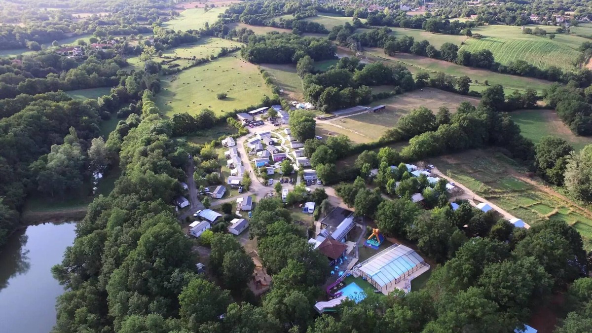Martiel House | Campsite Flower Le Lac aux Oiseaux * - Comfort mobile home 26 m² (2 bedrooms-2/4 people) + terrace 10 m² without air conditioning 4 people