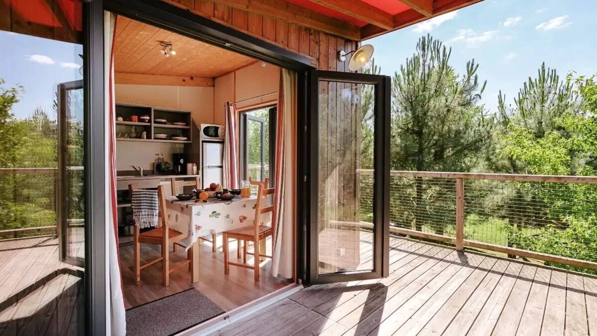 Caro Cabin | Campsite maeva Respire Domaine de Kervallon * - Cottage on Stilts 3 Rooms 4 People + TV