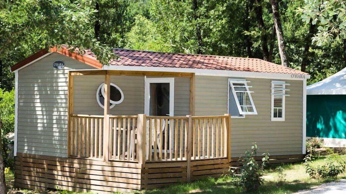 Servies House | Campsite Saint Pierre de Rousieux**** - Very large Mobile Home 4 Rooms 6 People