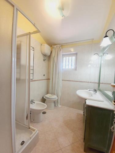 Fondi House | CAMPY - Villa con PISCINA a 100 mt dal mare
