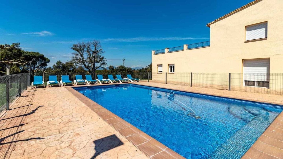 Llambilles House | Can Bugantó - spacious house with pool and garden