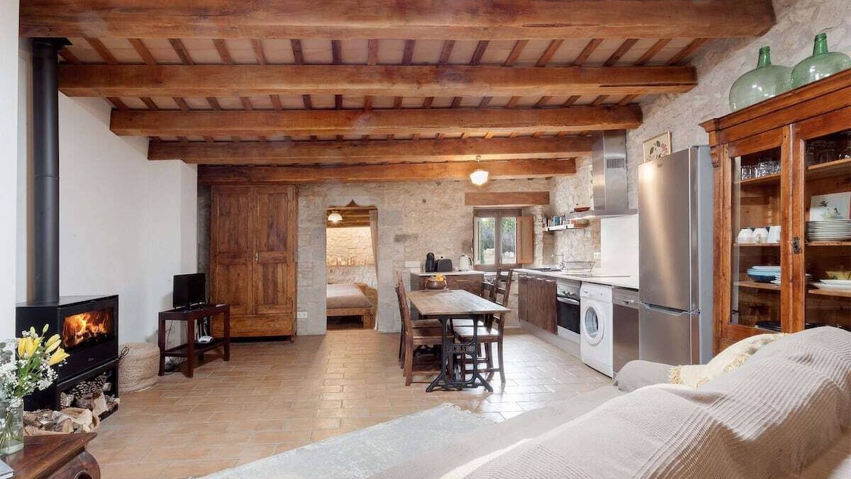 Girona Condo | Can Feliu Apartment, Sant Daniel-girona