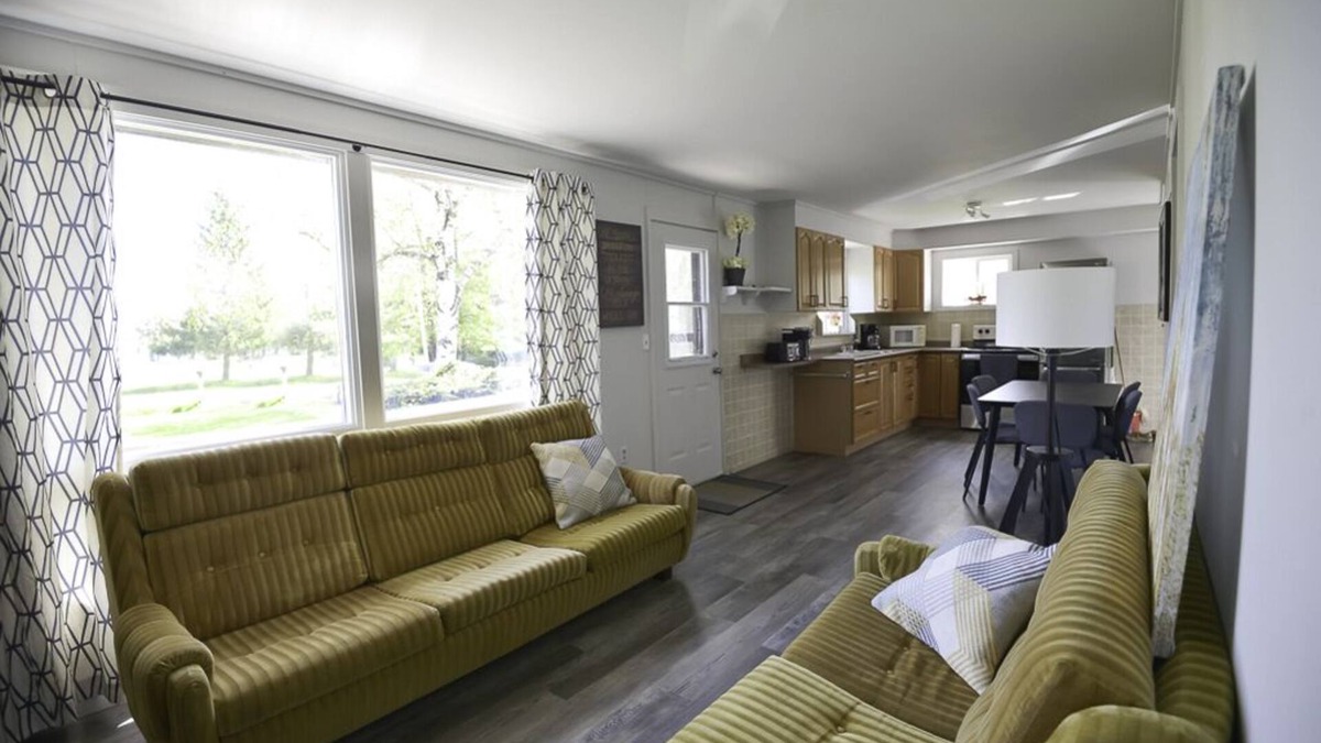 Isaacs Glen Cottage | Canal Charm: Charming Canal Cottage Retreat