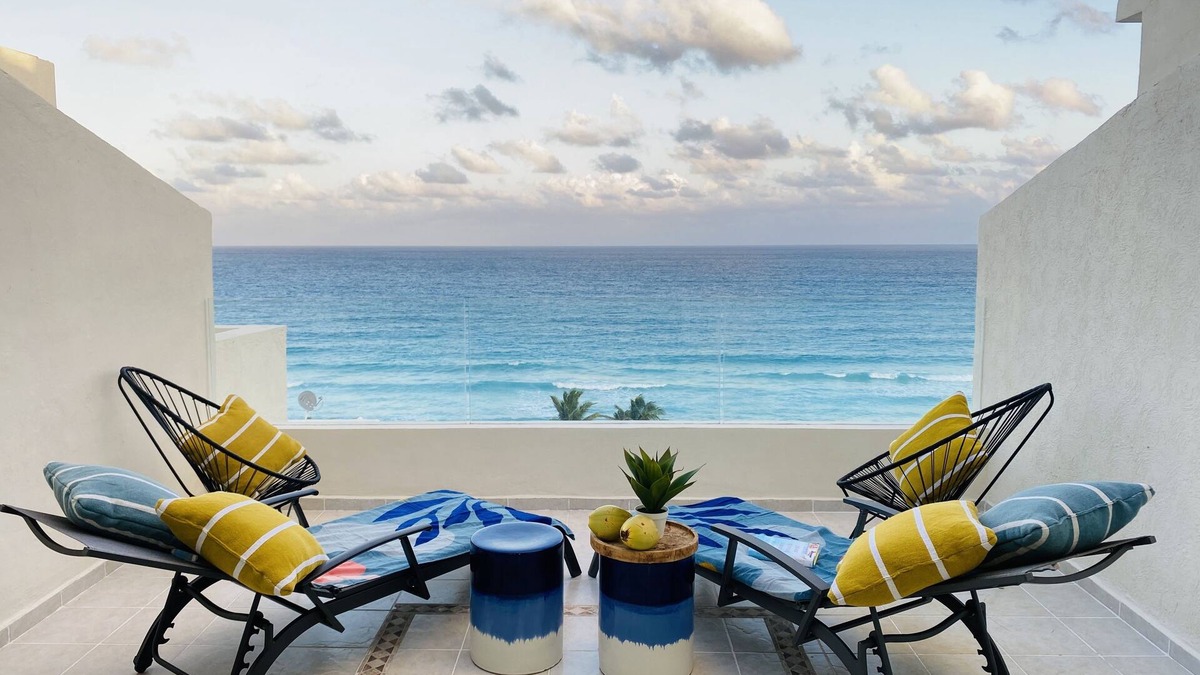 Zona Hotelera Apartment | Cancun Chic, beachfront apartment, 3 bedrooms, 3 bathrooms