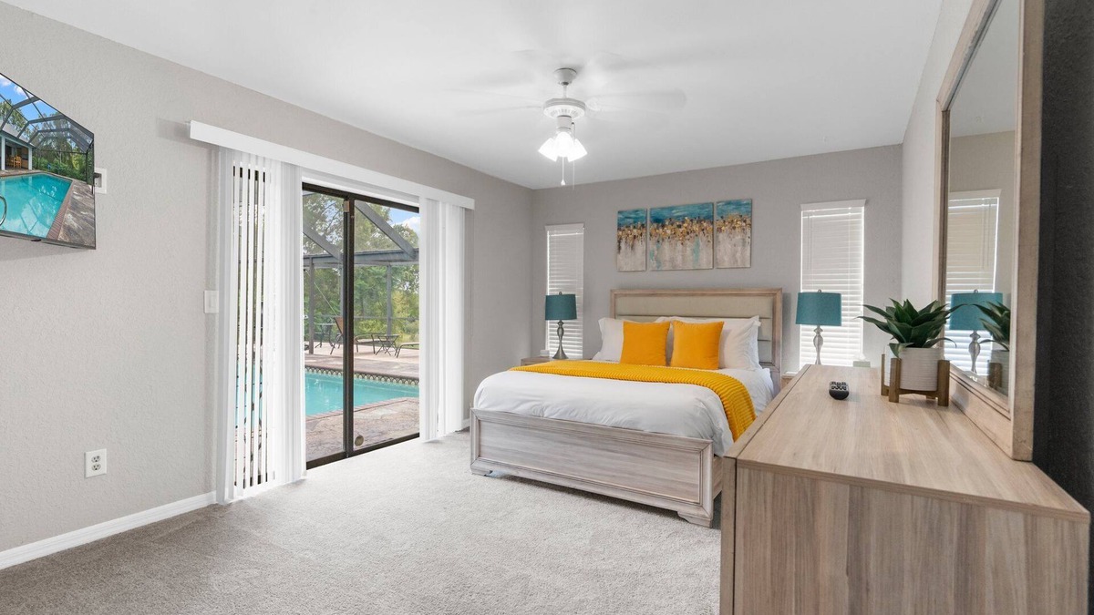 Spring Hill House | Candida's RetreatnSleeps 8 Guests :n3 Bedrooms, 5 Beds, 2 Full BathsnHeated Pool