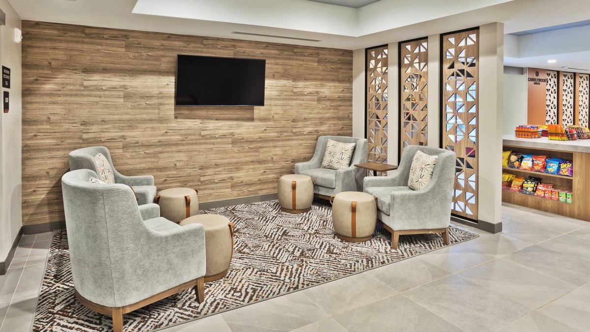 Dothan Hotel | Candlewood Suites Dothan by IHG