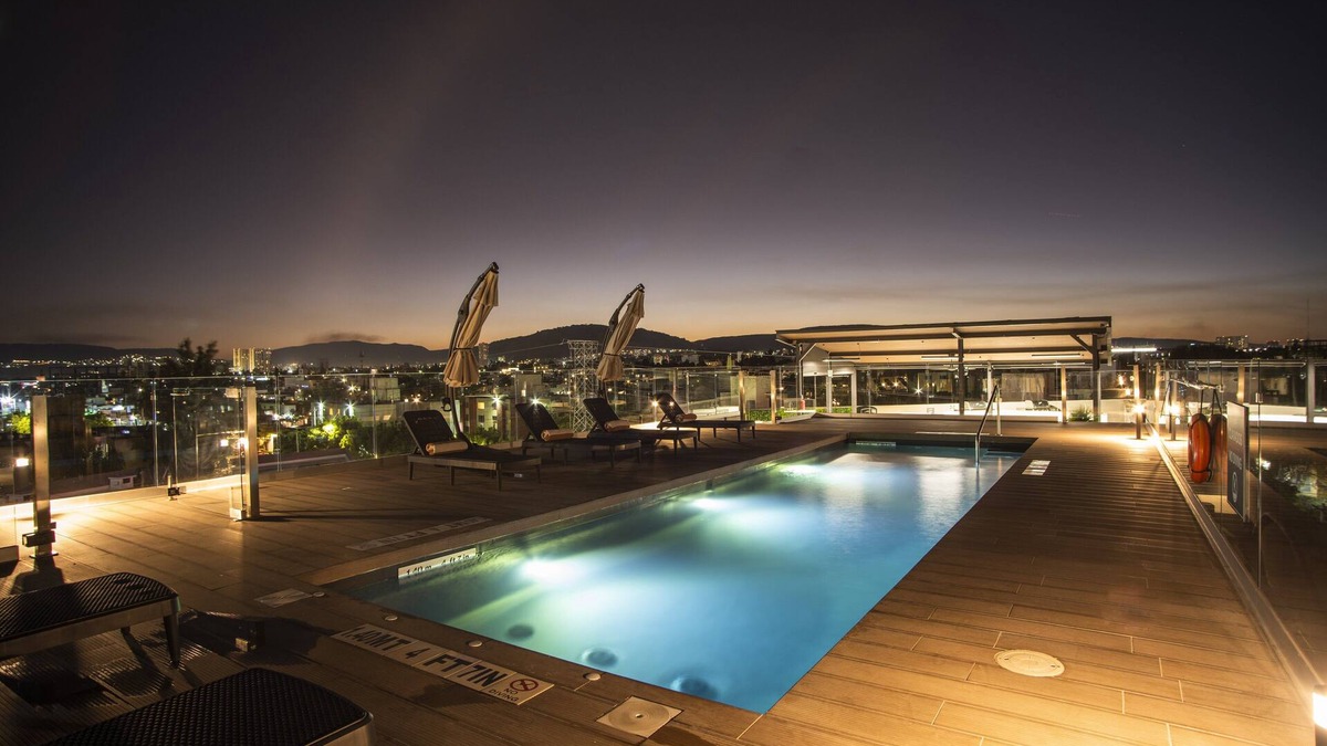 Zapopan Hotel | Candlewood Suites Guadalajara Galerias by IHG