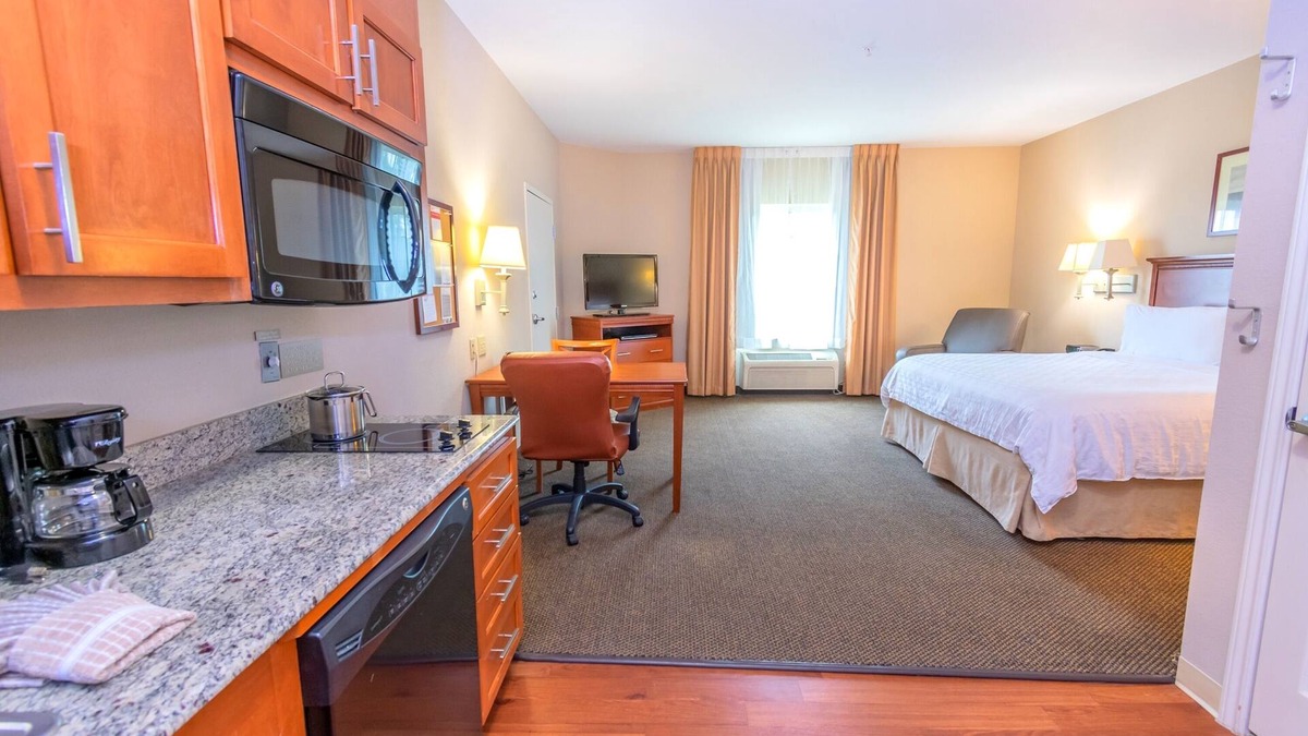 North Shore Hotel | Candlewood Suites Houston I-10 East by IHG
