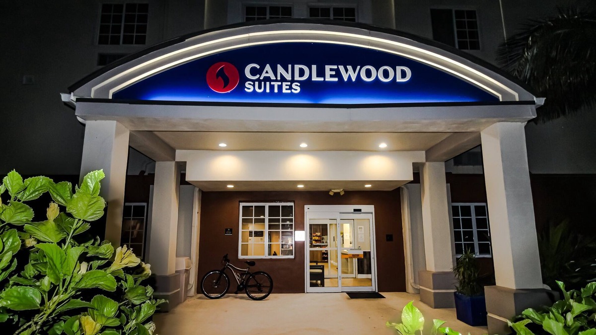 Palm Shores Hotel | Candlewood Suites Melbourne/Viera by IHG