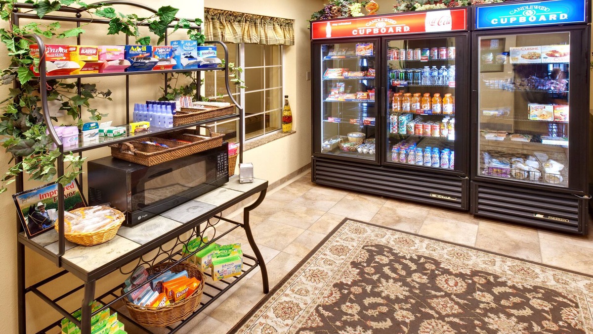 Carter Lake Hotel | Candlewood Suites Omaha Airport by IHG
