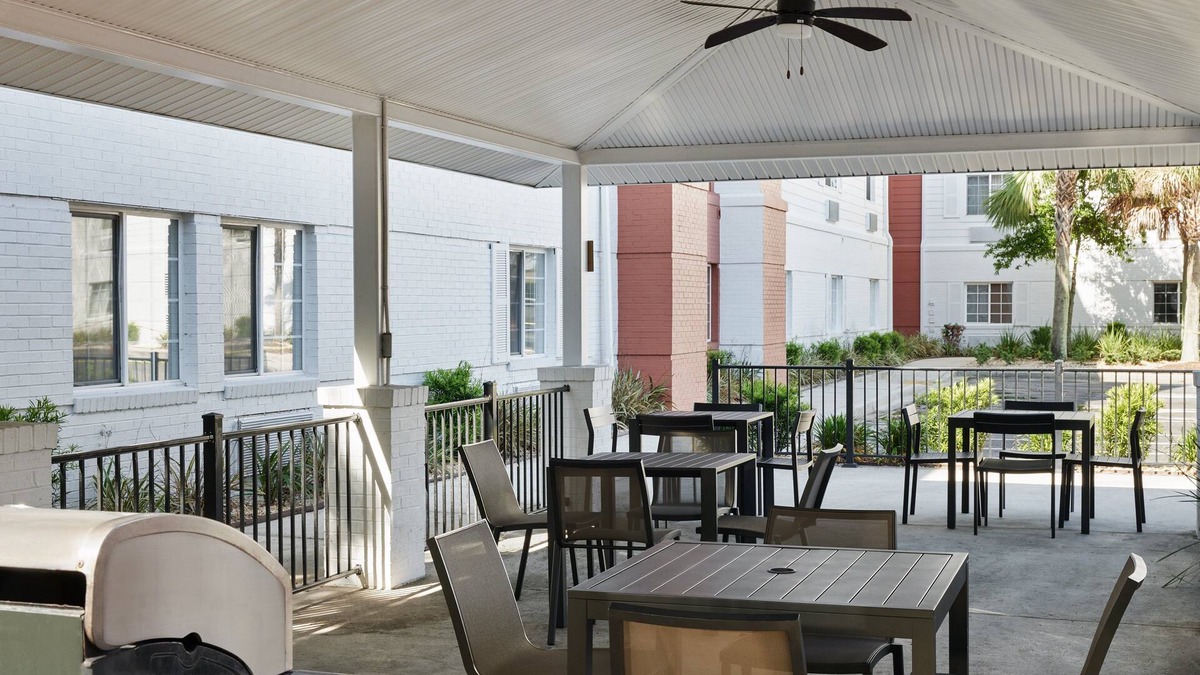 North Charleston Hotel | Candlewood Suites I-26 at Northwoods Mall by IHG