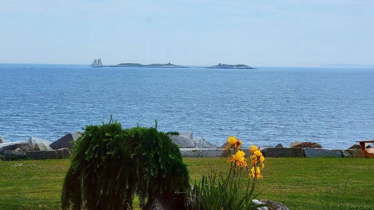Port Clyde House | Candy Cove nPeace and seclusion by the Sea in Maine