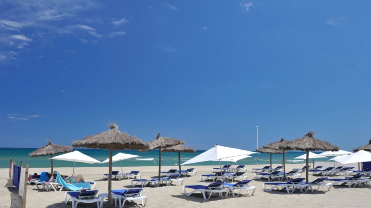 Les Arenes Apartment | Canet air-conditioned cabin apt 700m from the beach / Swimming pools, paddling pool and parking