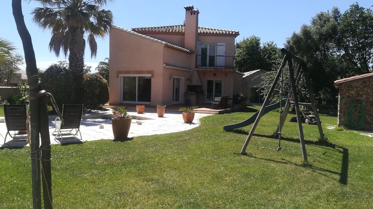Canet-en-Roussillon House | CANET EN ROUSSILLON Quiet villa, 2km from the beach with large garden and swimming pool