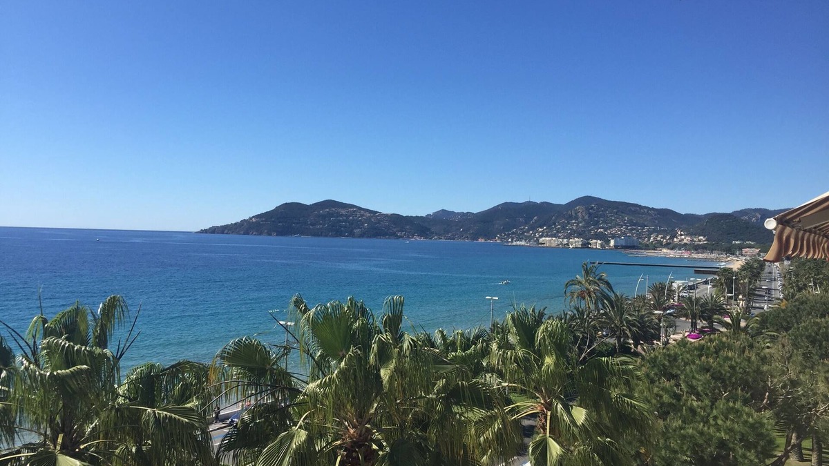 La Bocca Apartment | CANNES BORD DE MER FACE PLAGE
