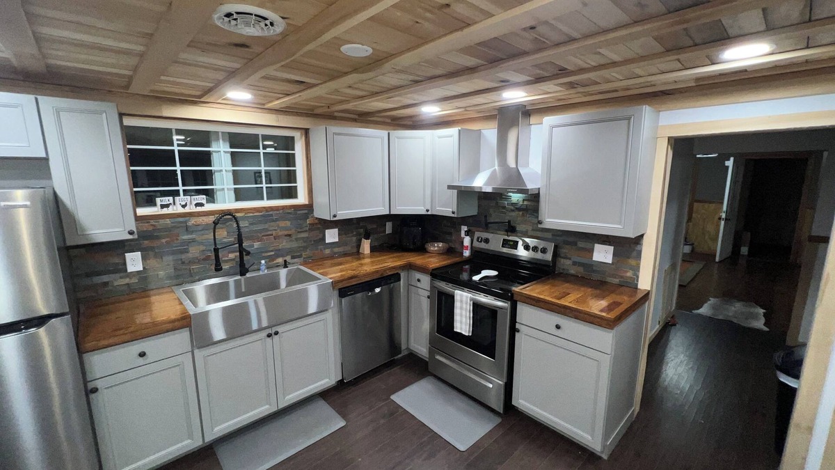 Springfield House | Cannon Cliffside River Retreat- FREE WIFI