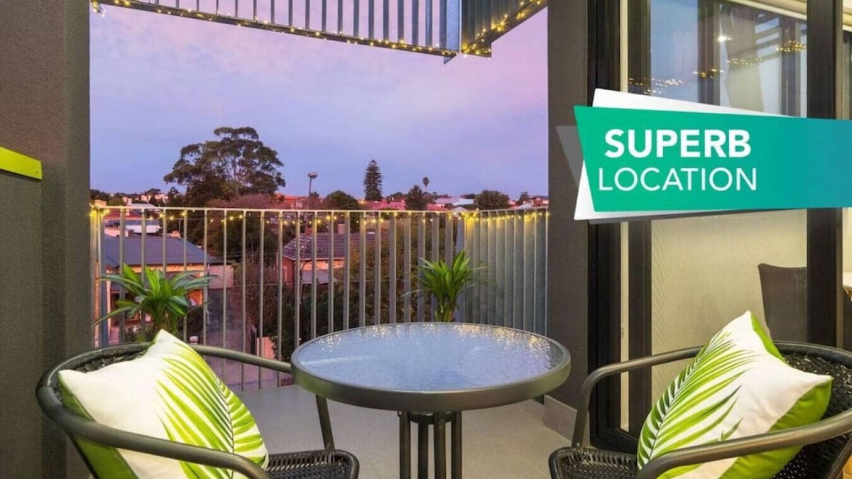 Ovingham Apartment | Canopy @ 44-Minutes · ★Canopy @ 44★Minutes from the CBD✔︎Train✔︎Cafes✔︎