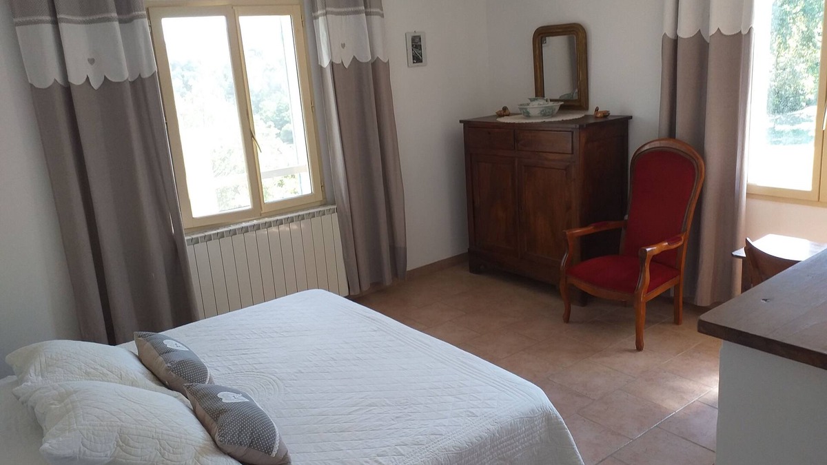 Lacoste House | Cante Grillet en provence au pied du Luberon LACOSTE (84480) Chambre NAIS