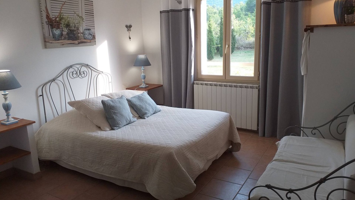 Lacoste House | Cante Grillet in provence at the foot of the Luberon Chambre ZORA